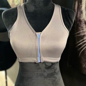 🔥3 for $25🔥 EUC- GRAY AND BABY BLUE ZIP FRONT SPORTS BRA SZ M